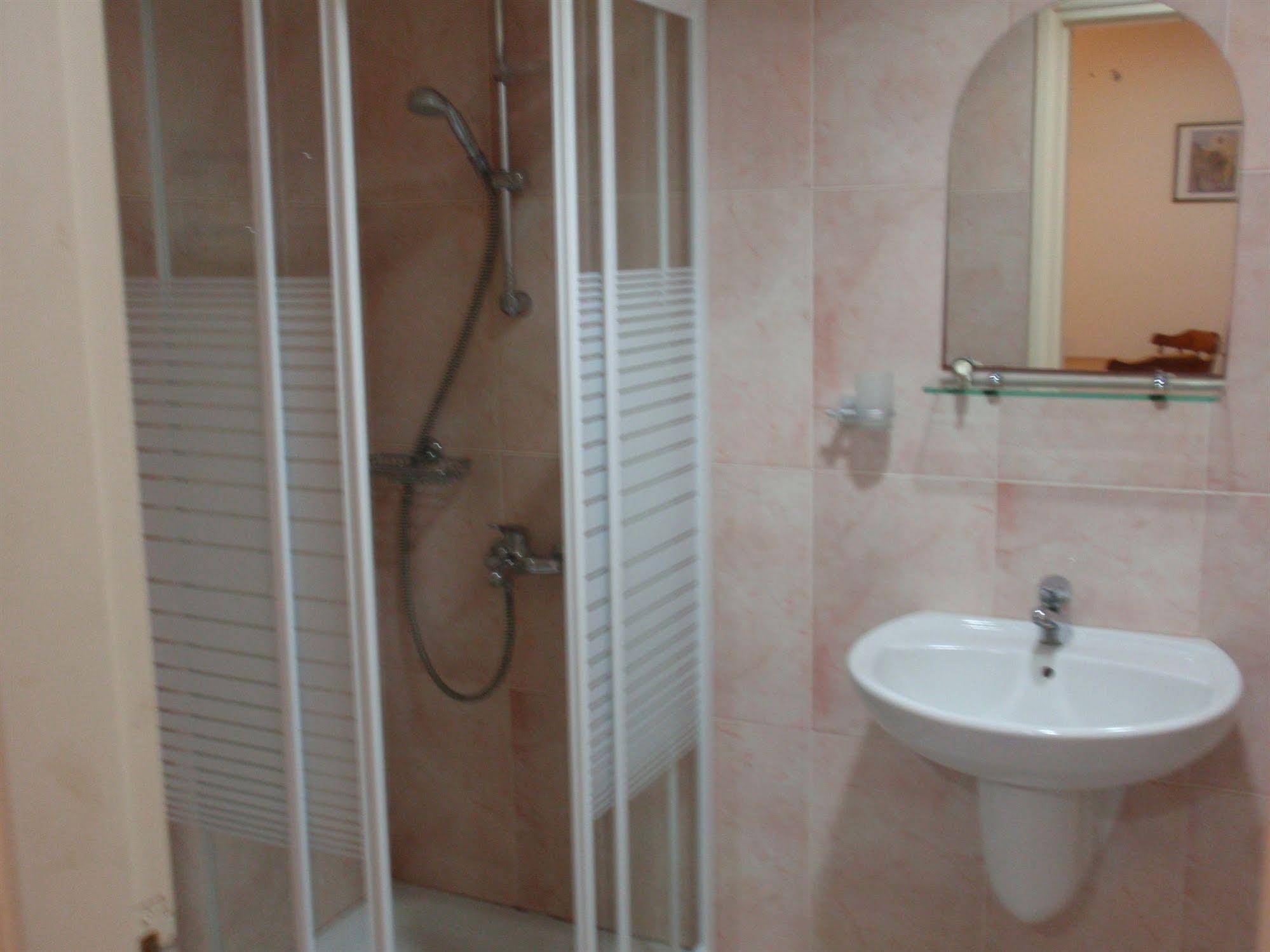 Palm Sea Beach Hotel Apartments Larnaca Zewnętrze zdjęcie